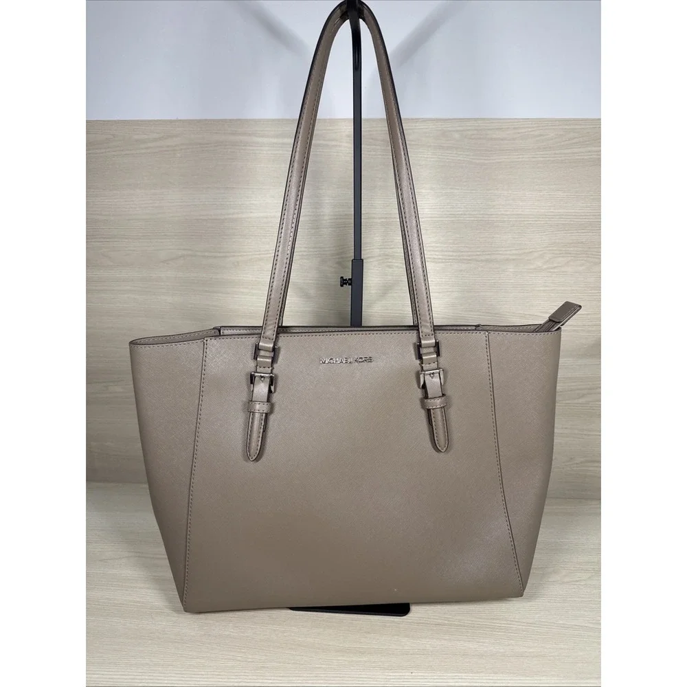 MICHAEL KORS Saffiano Taupe Leather Bag/Satchel with‎ Top Handle~EUC Silver